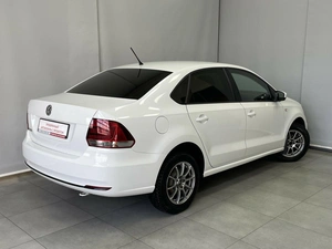 Седан Volkswagen Polo 2015 года, 845000 рублей, Красноярск