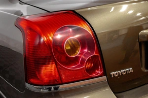 Седан Toyota Avensis 2005 года, 749000 рублей, Барнаул