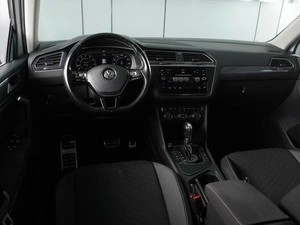 Внедорожник Volkswagen Tiguan 2018 года, 2260000 рублей, Красный Пахарь
