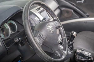 Минивэн Toyota Corolla Verso 2005 года, 669000 рублей, Томск