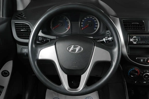 Седан Hyundai Solaris 2014 года, 969000 рублей, Тюмень