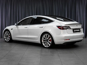 Седан Tesla Model 3 2019 года, 3769000 рублей, Тюмень