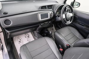 Хетчбэк Toyota Vitz 2013 года, 749000 рублей, Красноярск