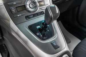 Хетчбэк Toyota Auris 2008 года, 729000 рублей, Барнаул