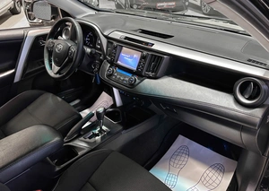 Внедорожник Toyota RAV4 2016 года, 2457000 рублей, Красноярск