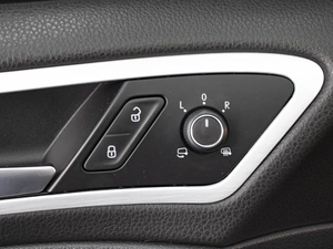 Хетчбэк Volkswagen Golf 2014 года, 1330000 рублей, Омск