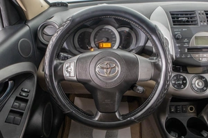 Внедорожник Toyota RAV4 2007 года, 1299000 рублей, Барнаул