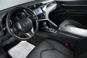 Седан Toyota Camry 2019 года, 3199000 рублей, Тюмень