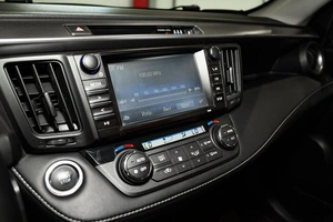 Внедорожник Toyota RAV4 2017 года, 2799000 рублей, Ульяновск