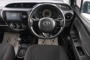 Хетчбэк Toyota Vitz 2019 года, 969000 рублей, Красноярск