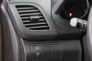 Хетчбэк Hyundai Solaris 2015 года, 949000 рублей, Омск