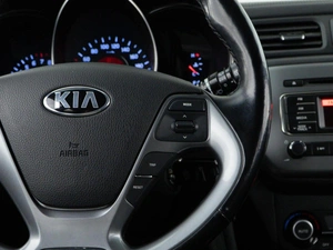 Хетчбэк Kia Rio 2016 года, 1300050 рублей, Москва
