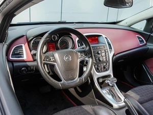 Хетчбэк Opel Astra GTC 2013 года, 990000 рублей, Краснодар