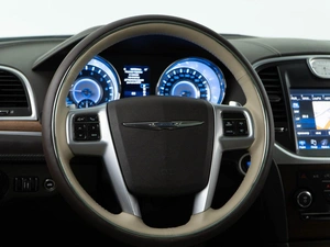 Седан Chrysler 300C 2012 года, 1899050 рублей, Москва