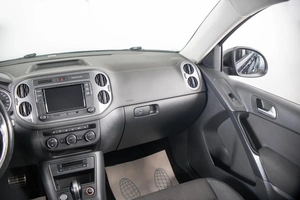 Внедорожник Volkswagen Tiguan 2016 года, 1699000 рублей, Пермь