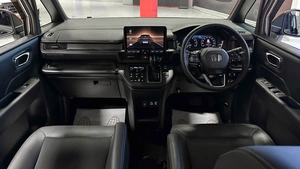 Минивэн Honda Stepwgn Spada 2023 года, 2950000 рублей, Красноярск