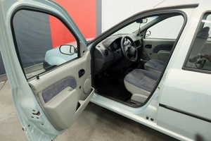 Седан Renault Logan 2005 года, 470000 рублей, Курск