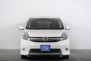 Минивэн Toyota Isis 2012 года, 1399000 рублей, Томск