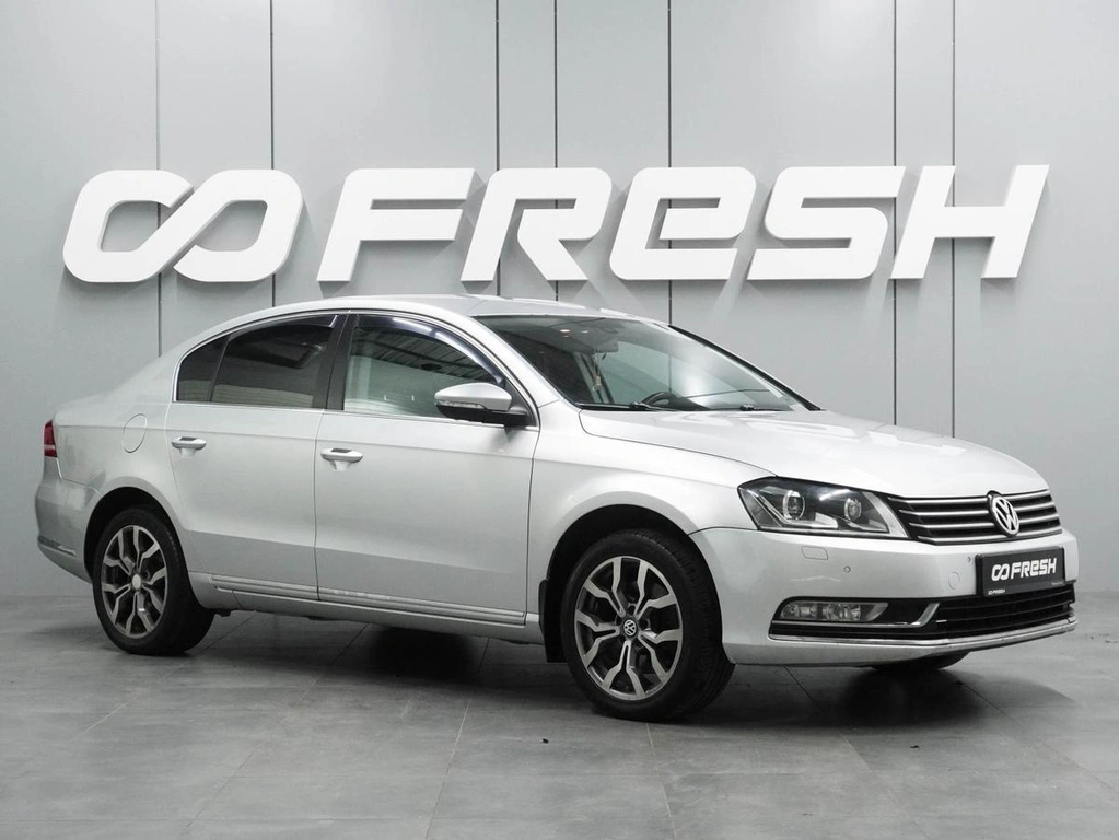 Седан Volkswagen Passat 2011 года, 854000 рублей, Воронеж