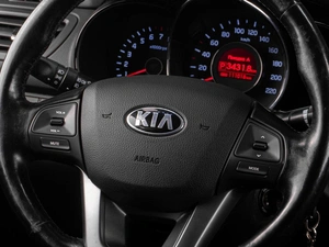 Седан Kia Rio 2013 года, 899000 рублей, Тюмень