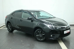 Седан Toyota Corolla 2017 года, 1400000 рублей, Красноярск