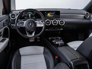 Хетчбэк Mercedes-benz A-класс 2018 года, 2199000 рублей, Краснодар
