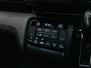 Минивэн Honda Stepwgn Spada 2015 года, 1650000 рублей, Красноярск