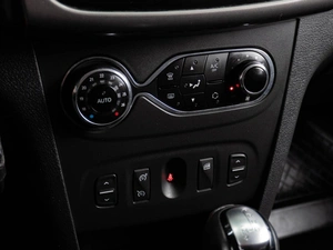 Хетчбэк Renault Sandero Stepway 2016 года, 980000 рублей, Тюмень