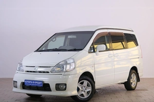 Минивэн Nissan Serena 2002 года, 689000 рублей, Омск