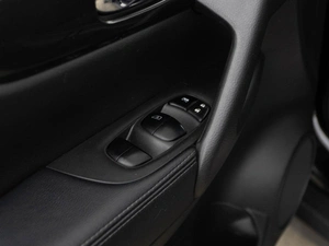 Внедорожник Nissan X-Trail 2018 года, 2348055 рублей, Москва