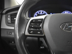 Седан Hyundai Sonata 2018 года, 1635100 рублей, Казань