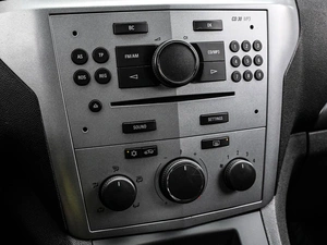 Минивэн Opel Zafira 2012 года, 594000 рублей, Кирилловка