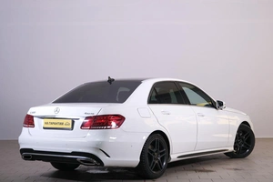 Седан Mercedes-benz E-класс 2013 года, 2439000 рублей, Омск