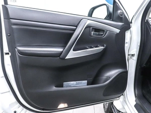 Внедорожник Mitsubishi Montero Sport 2022 года, 4200000 рублей, Красноярск