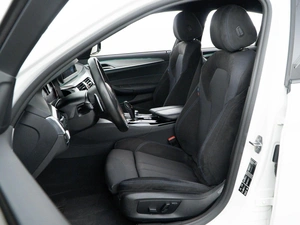 Седан BMW 5 серия 2018 года, 3997077 рублей, Москва