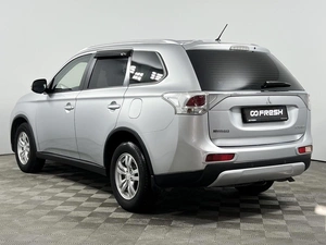 Внедорожник Mitsubishi Outlander 2014 года, 1176200 рублей, Казань