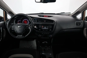 Хэтчбек Kia Ceed 2016 года, 1000000 рублей, Брянск