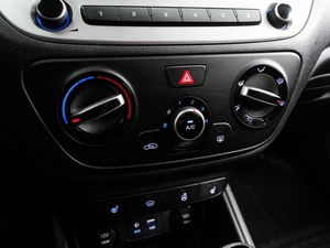 Седан Hyundai Solaris 2018 года, 1499000 рублей, Тюмень