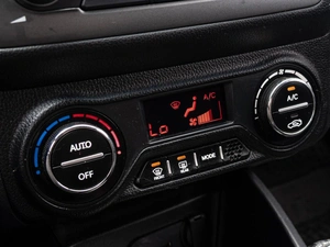 Хетчбэк Kia Rio 2012 года, 750000 рублей, Краснодар