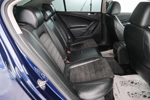 Седан Volkswagen Passat 2010 года, 849000 рублей, Красноярск