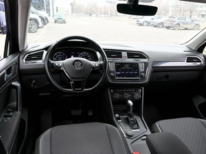 Внедорожник Volkswagen Tiguan 2017 года, 2400000 рублей, Волгоград