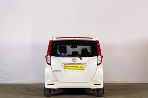 Минивэн Toyota Roomy 2018 года, 1089000 рублей, Тюмень