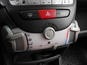 Хетчбэк Peugeot 107 2008 года, 469000 рублей, Воронеж