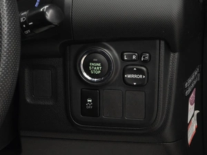 Минивэн Toyota Wish 2012 года, 1360000 рублей, Красноярск