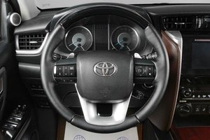 Внедорожник Toyota Fortuner 2017 года, 2999000 рублей, Тюмень