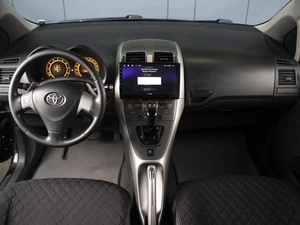 Хетчбэк Toyota Auris 2007 года, 660000 рублей, Омск