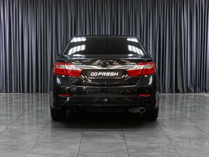 Седан Toyota Camry 2013 года, 1719000 рублей, Тюмень