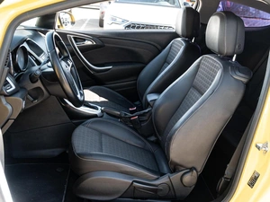 Хетчбэк Opel Astra GTC 2012 года, 850000 рублей, Краснодар