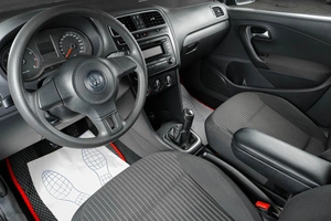 Седан Volkswagen Polo 2011 года, 699000 рублей, Тюмень