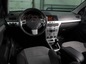 Седан Opel Astra 2011 года, 699000 рублей, Воронеж